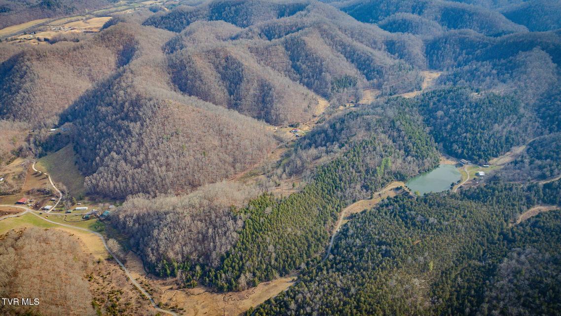 Photo #30: 547 Wynding Way Drive