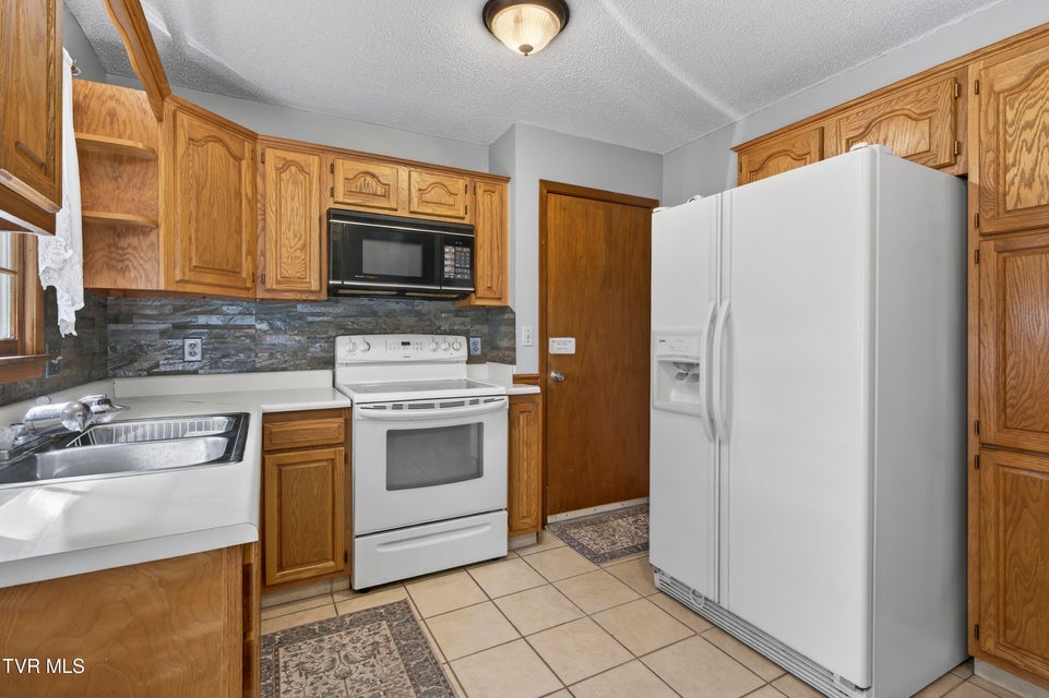 Photo #17: 226 High Oak Drive