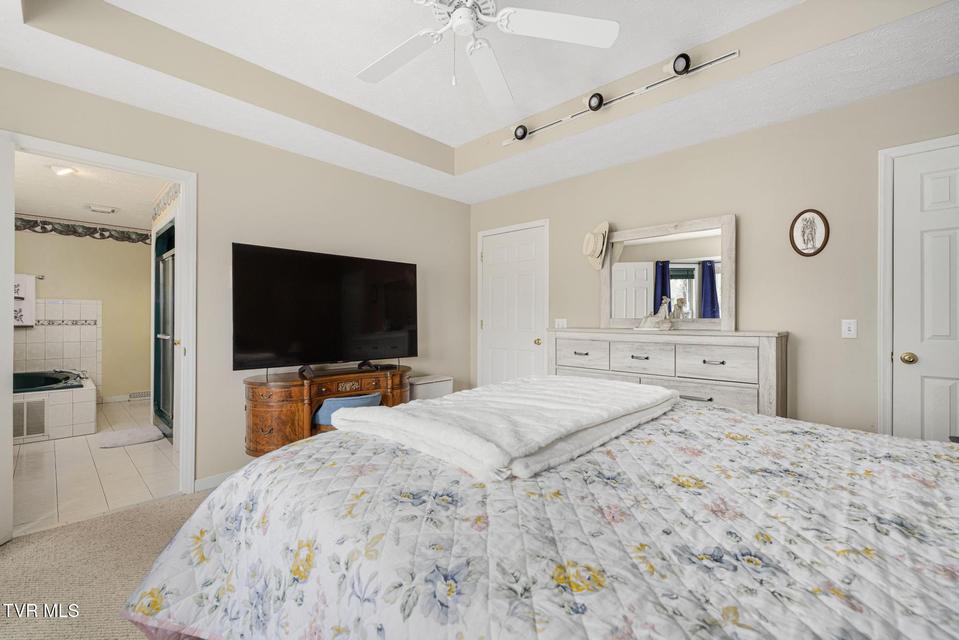 Photo #24: 206 Highland Road