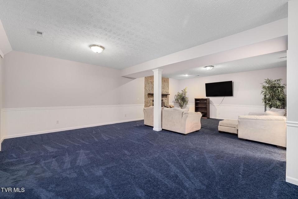 Photo #34: 206 Highland Road