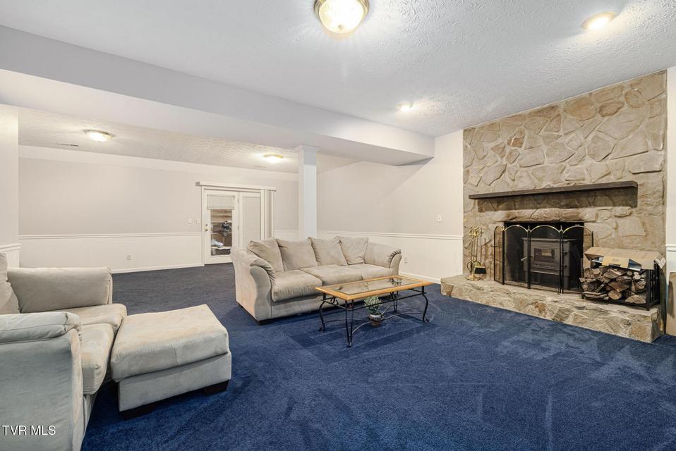 Photo #37: 206 Highland Road