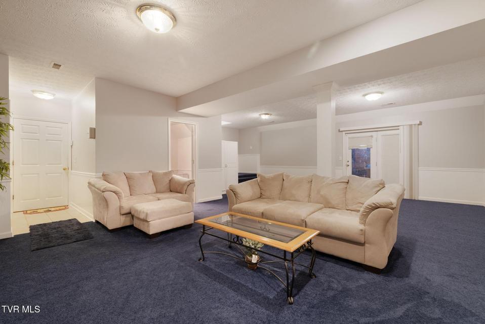 Photo #38: 206 Highland Road