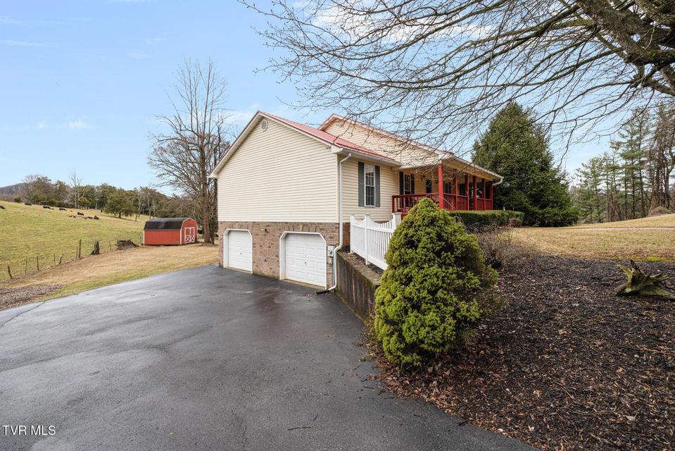 Photo #44: 206 Highland Road