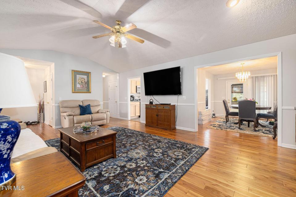 Photo #12: 206 Highland Road