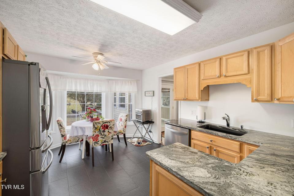 Photo #18: 206 Highland Road