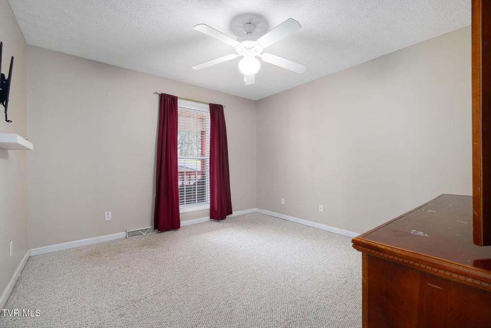 Photo #27: 206 Highland Road