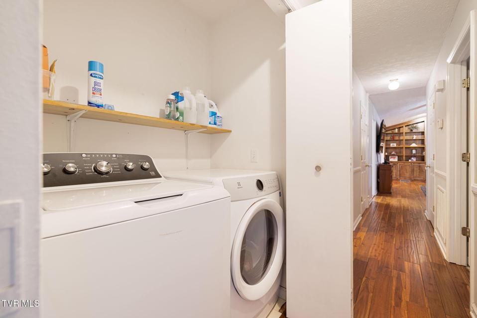 Photo #32: 206 Highland Road