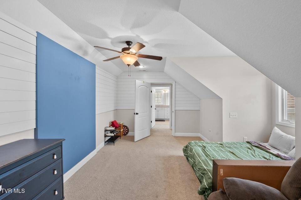 Photo #40: 225 Forest Lane N 