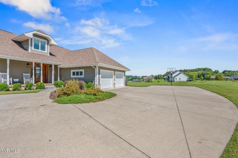 Photo #5: 225 Forest Lane N 