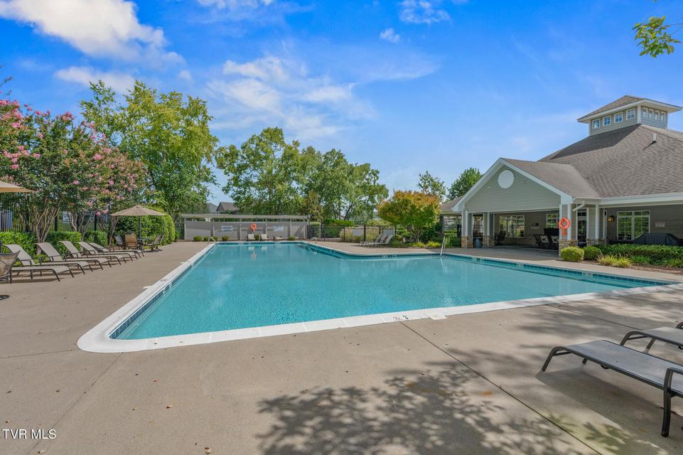 Photo #52: 225 Forest Lane N 