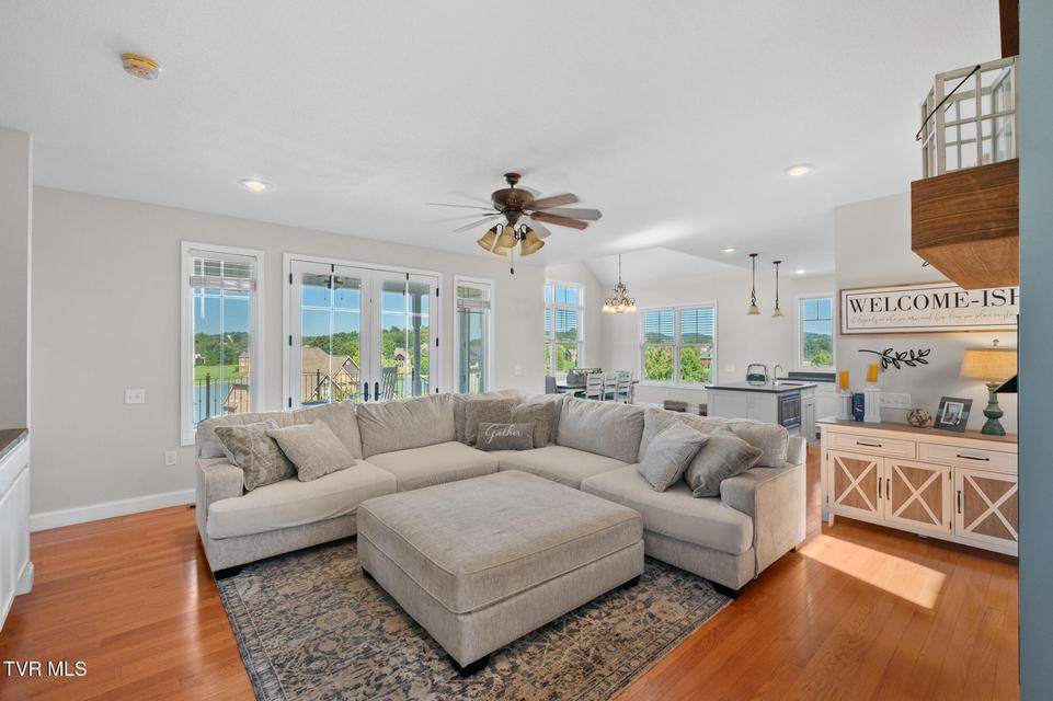 Photo #12: 225 Forest Lane N 