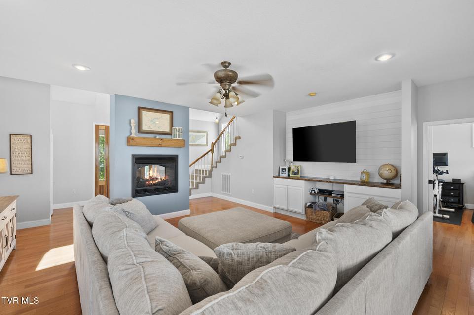 Photo #11: 225 Forest Lane N 