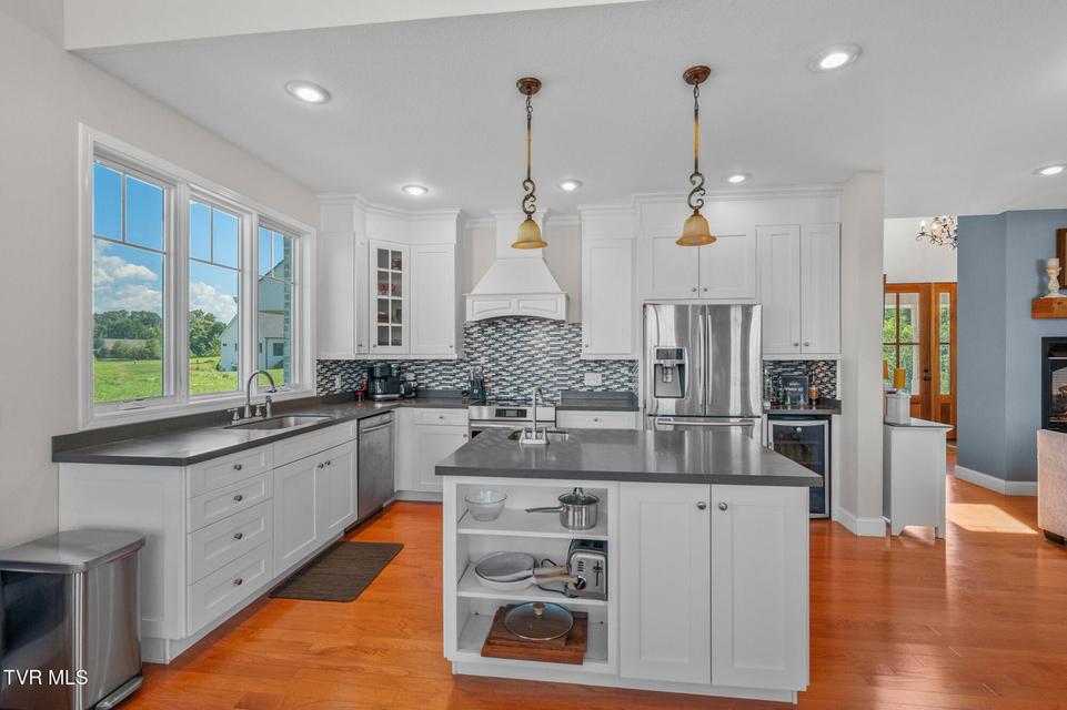 Photo #15: 225 Forest Lane N 