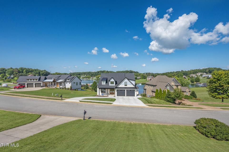 Photo #23: 225 Forest Lane N 