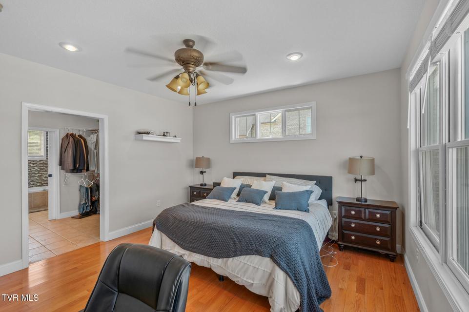 Photo #26: 225 Forest Lane N 