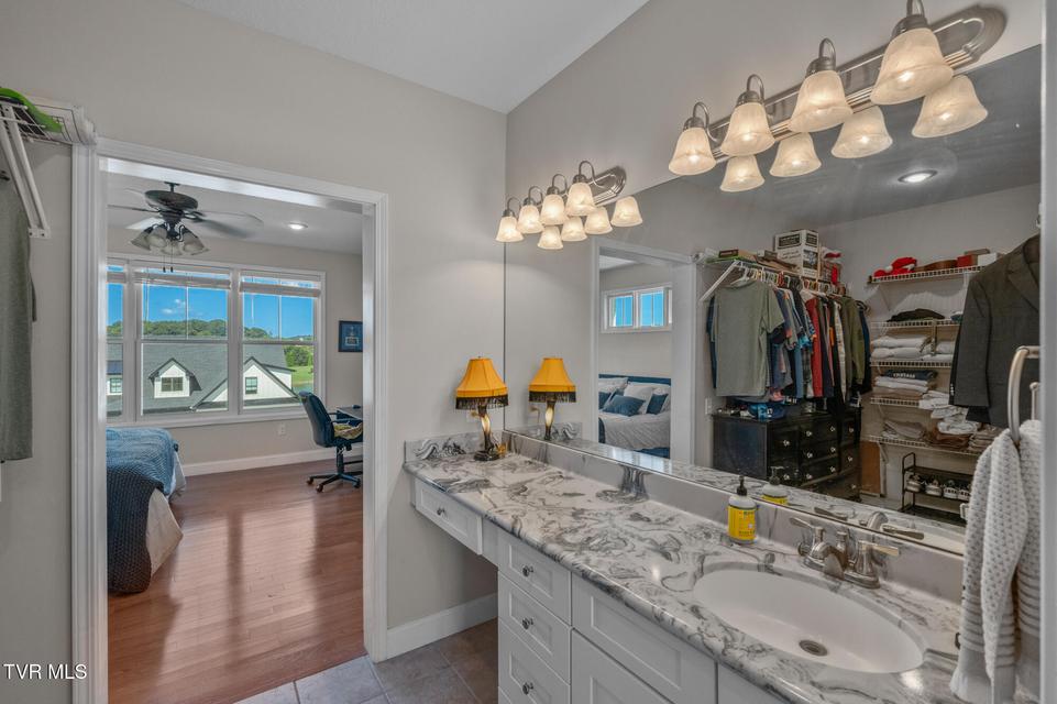 Photo #31: 225 Forest Lane N 