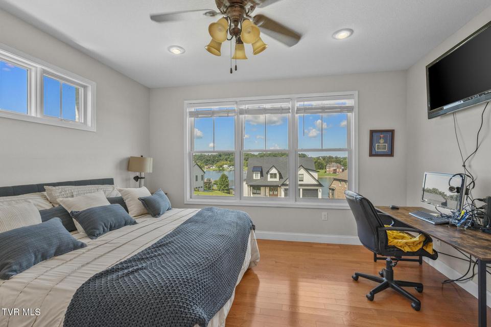 Photo #32: 225 Forest Lane N 