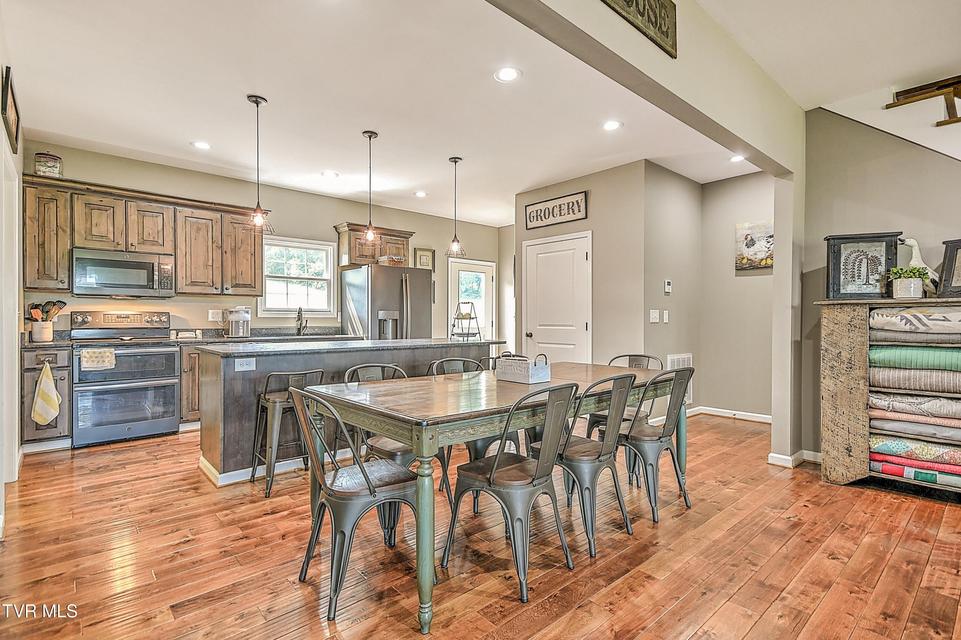 Photo #27: 35 Short Road