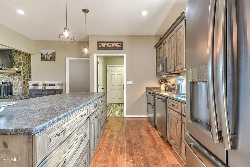 Photo #31: 35 Short Road