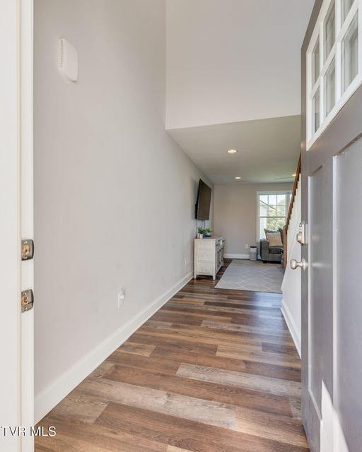 Photo #4: 1329 Lemongrass Drive