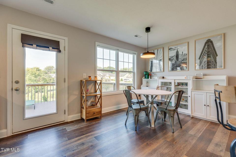 Photo #10: 1329 Lemongrass Drive