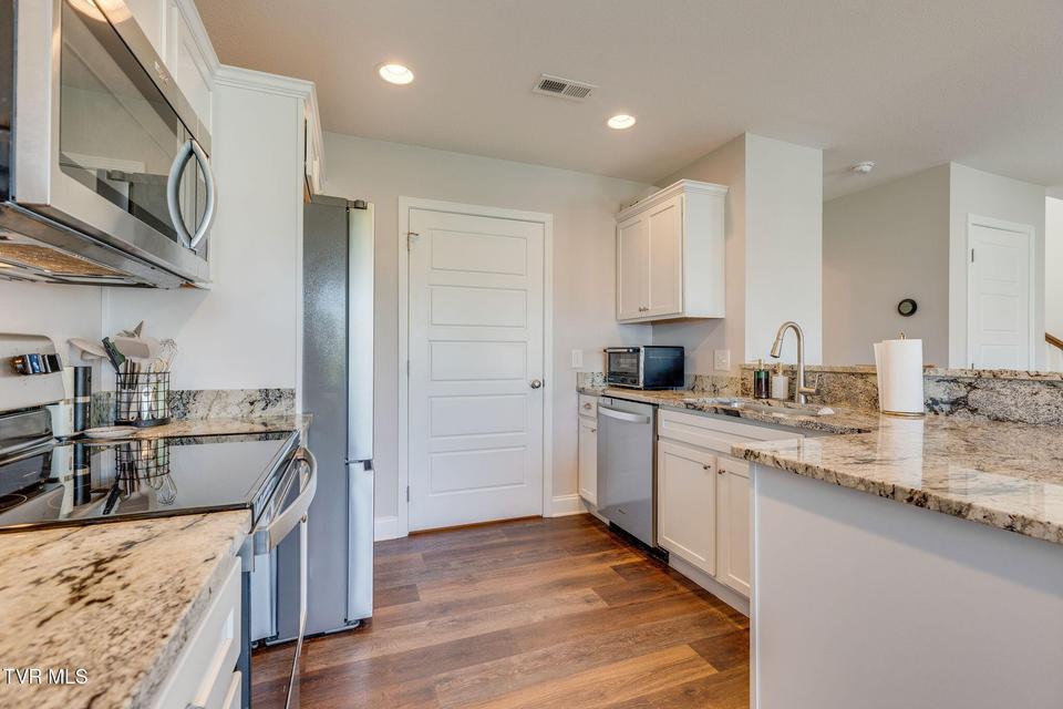 Photo #11: 1329 Lemongrass Drive