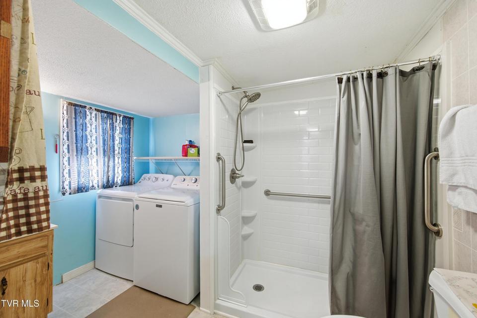 Photo #8: 540 Oakwood Street