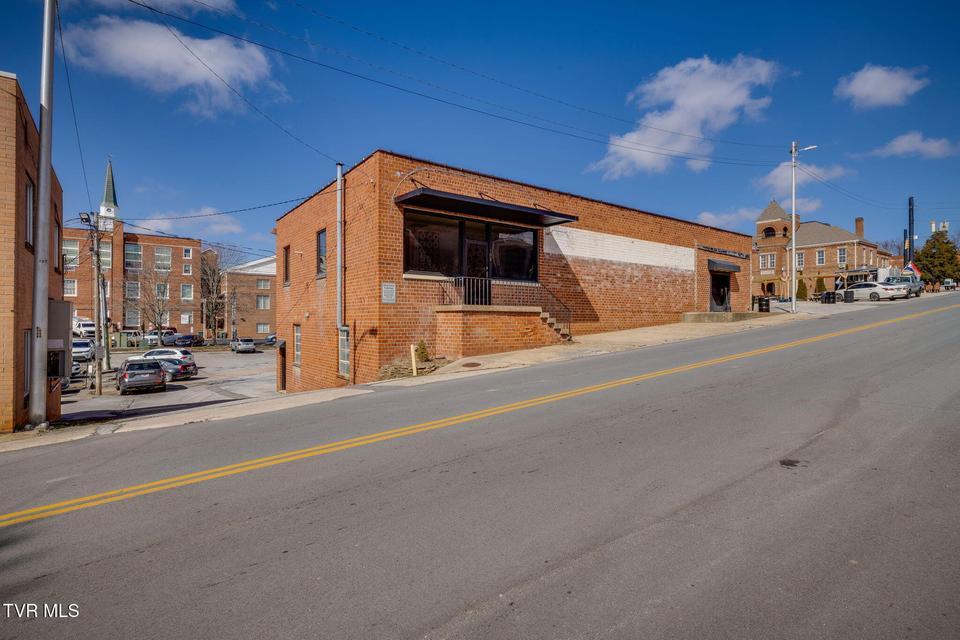 Photo #3: 105 College Street