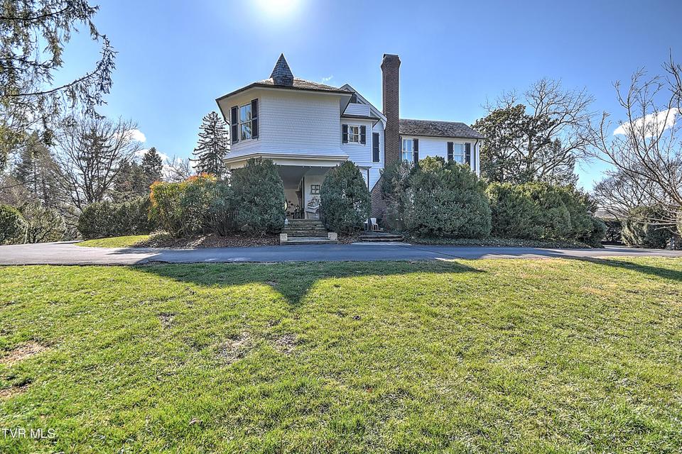 Photo #6: 824 Myrtle Avenue