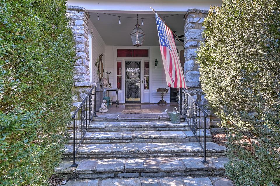 Photo #11: 824 Myrtle Avenue