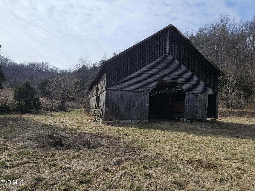 Photo #63: 547 Wynding Way Drive