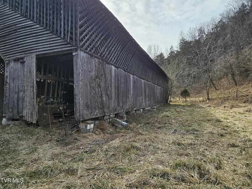 Photo #65: 547 Wynding Way Drive