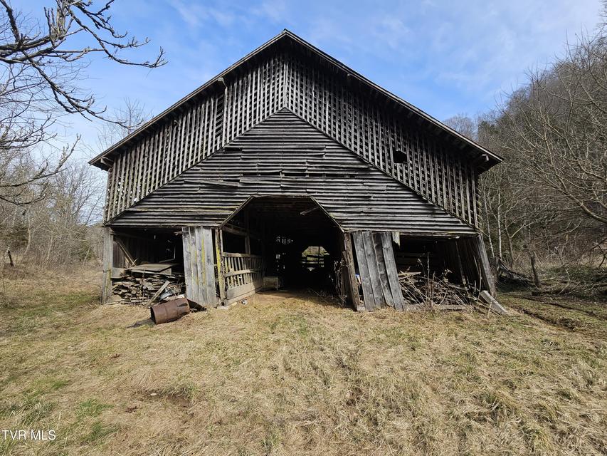 Photo #64: 547 Wynding Way Drive