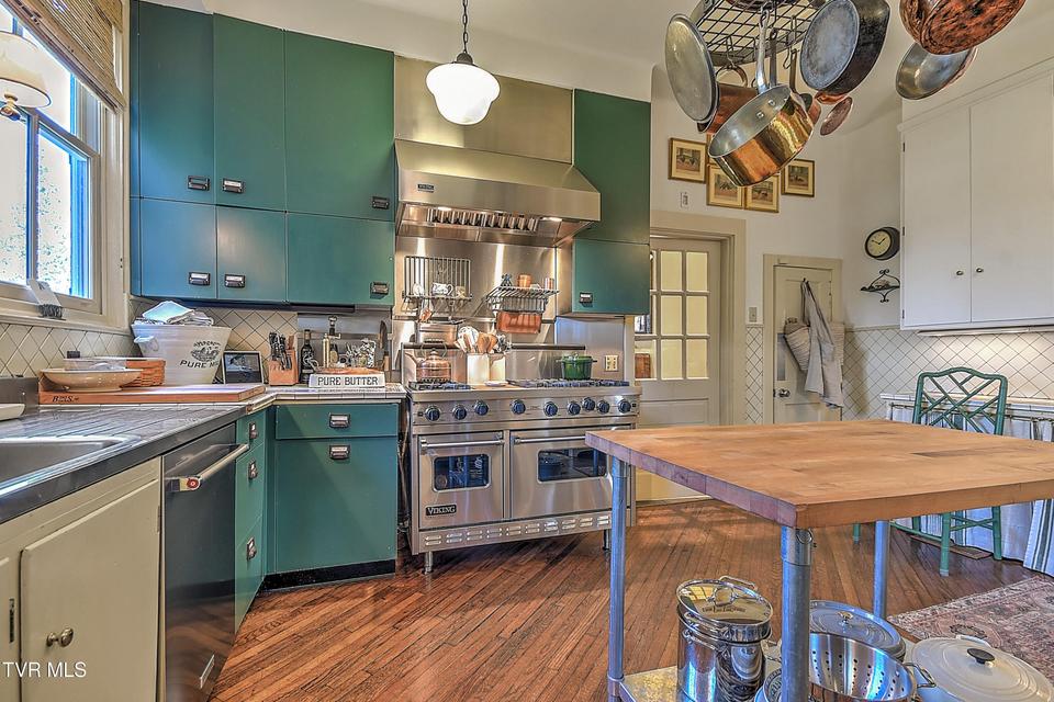 Photo #61: 824 Myrtle Avenue