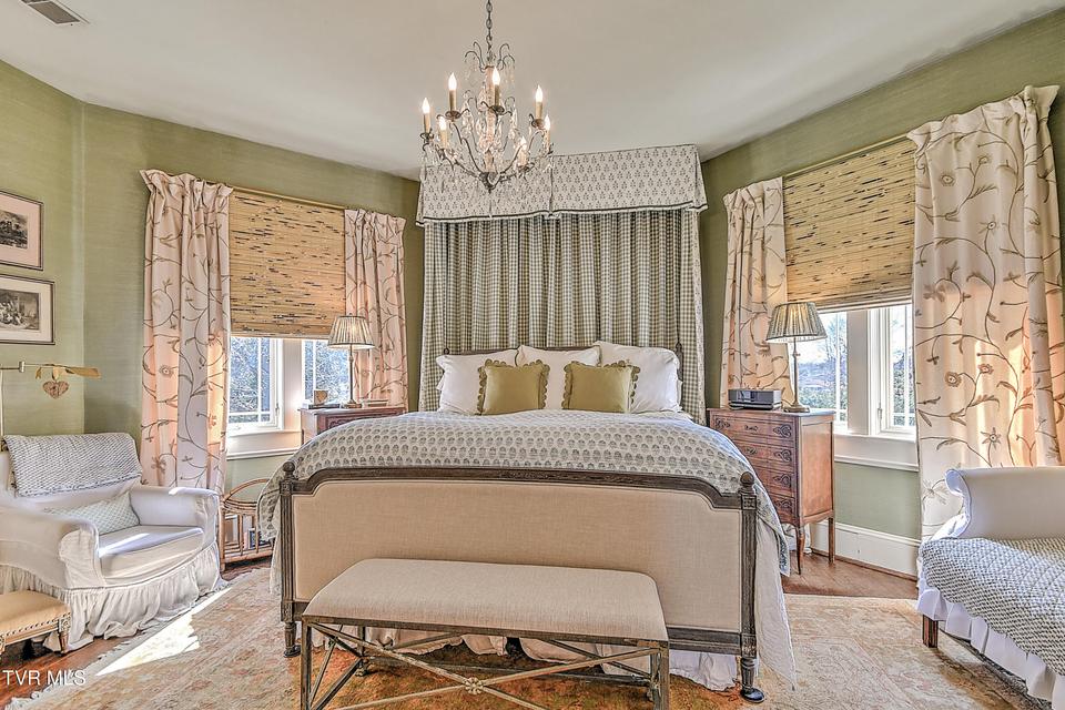 Photo #98: 824 Myrtle Avenue