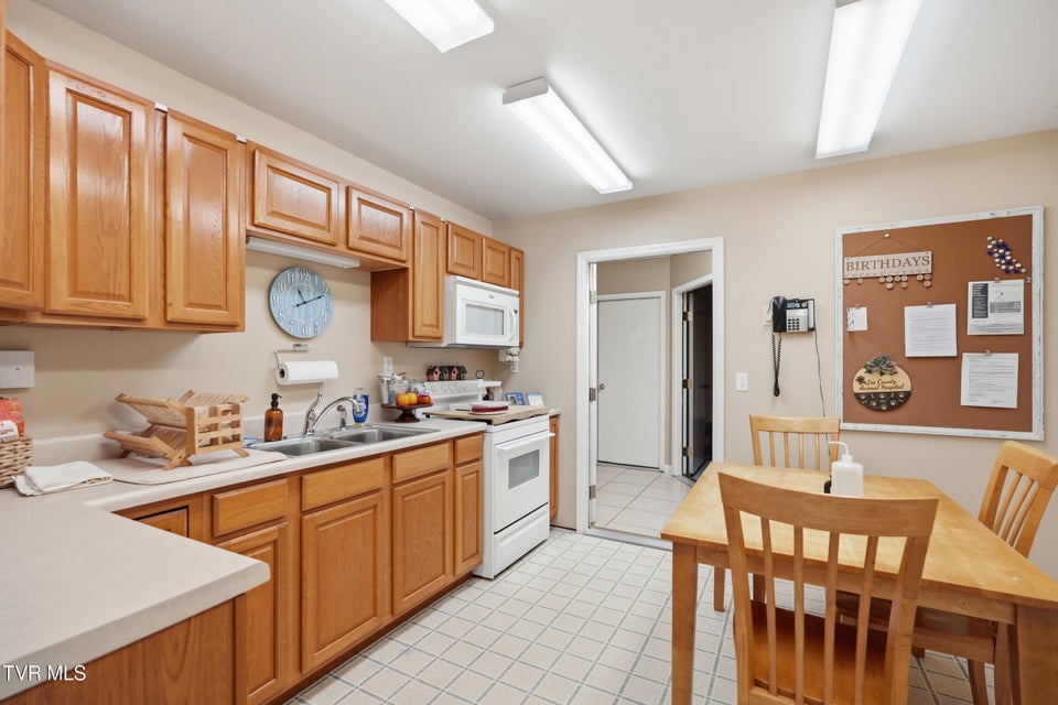 Photo #29: 117 Ed Hines Drive