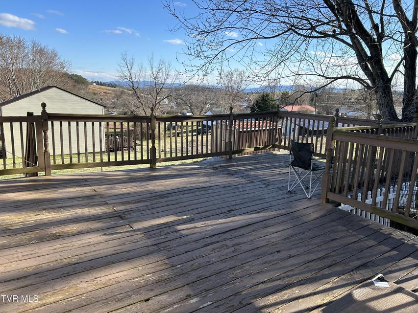 Photo #11: 211 Linda Street