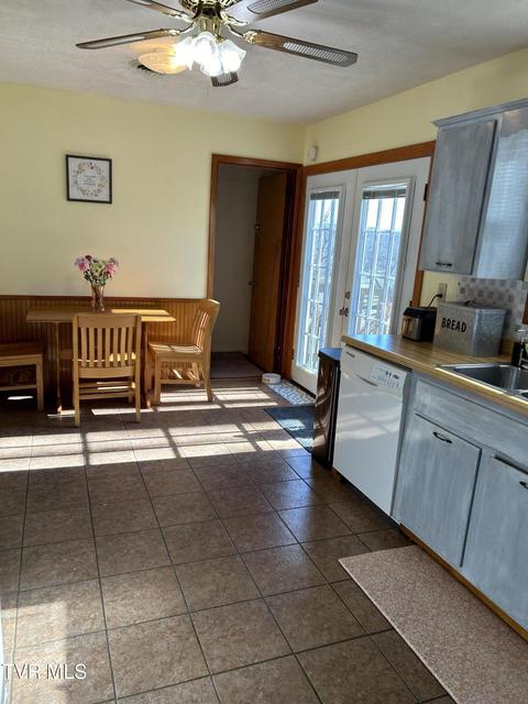 Photo #21: 211 Linda Street