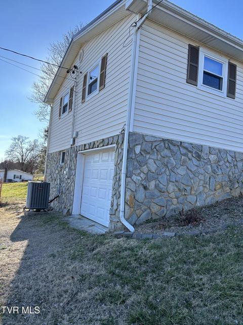 Photo #9: 211 Linda Street