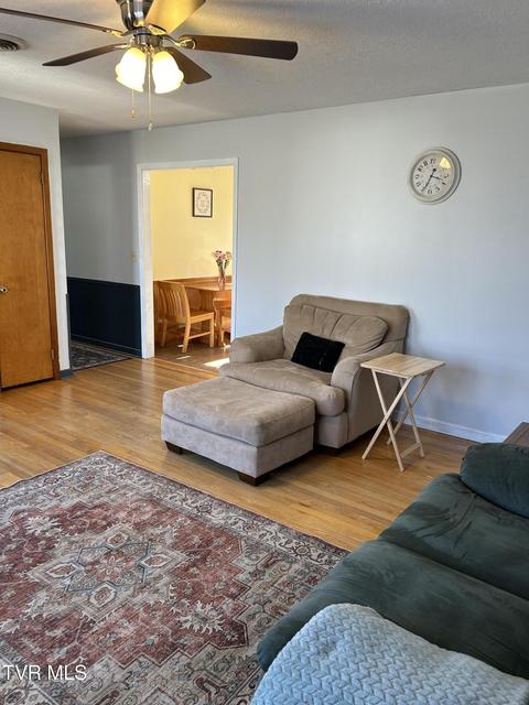 Photo #16: 211 Linda Street