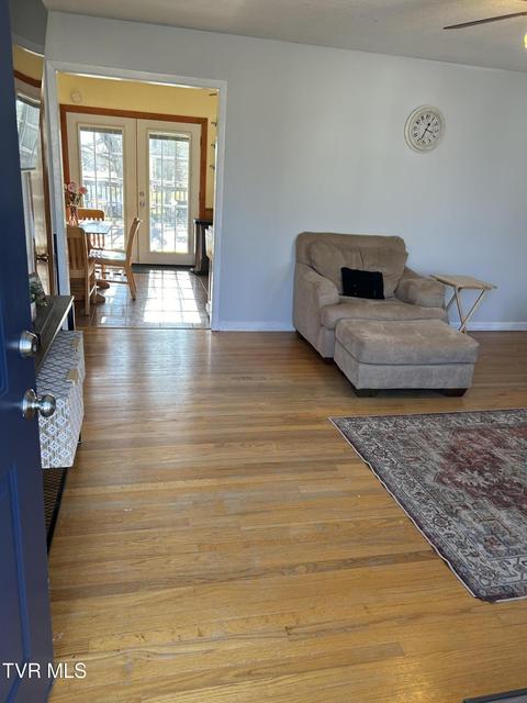 Photo #15: 211 Linda Street