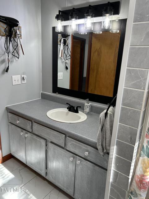 Photo #28: 211 Linda Street