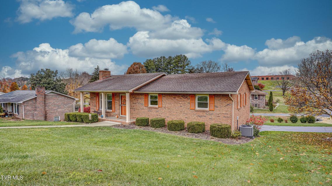 Photo #2: 415 Heritage Drive