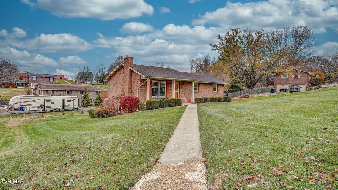 Photo #4: 415 Heritage Drive