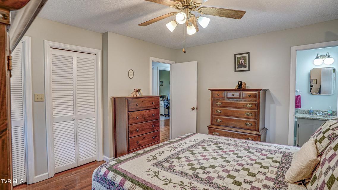 Photo #37: 415 Heritage Drive