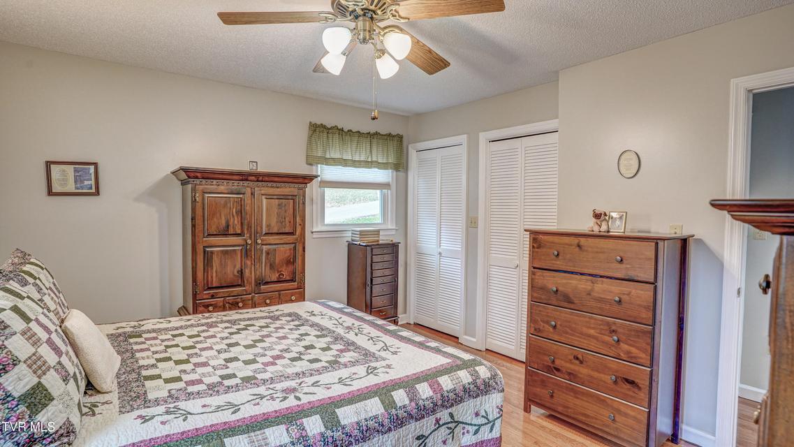 Photo #38: 415 Heritage Drive