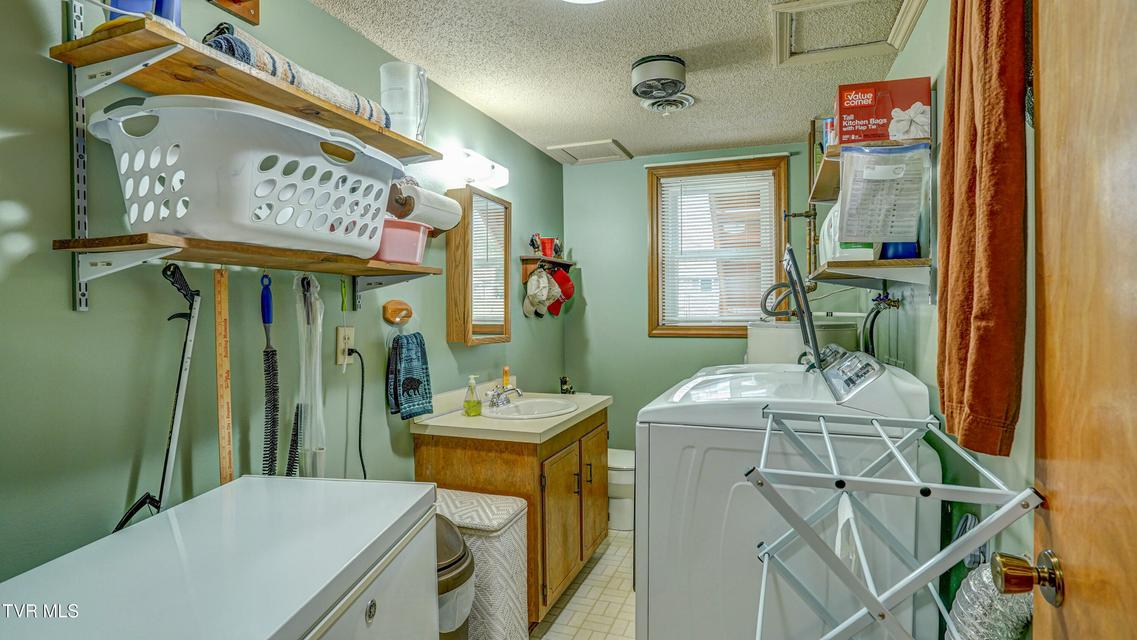 Photo #46: 415 Heritage Drive