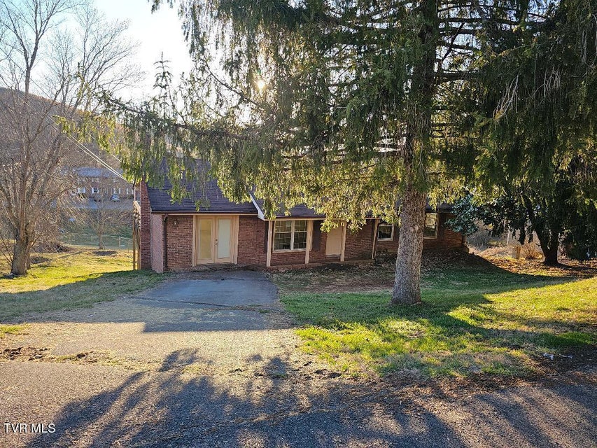 Photo #2: 2617 Banner Street