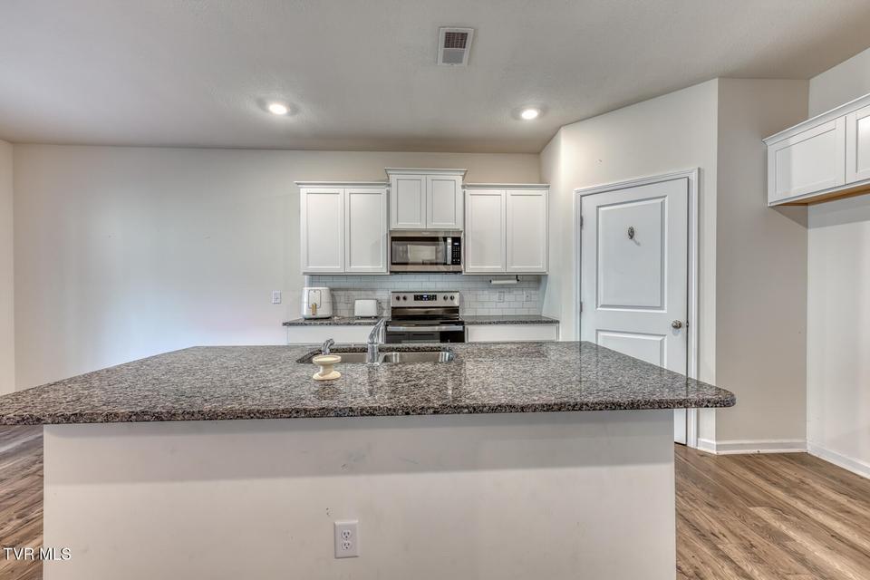 Photo #7: 1660 Pebblestone Court