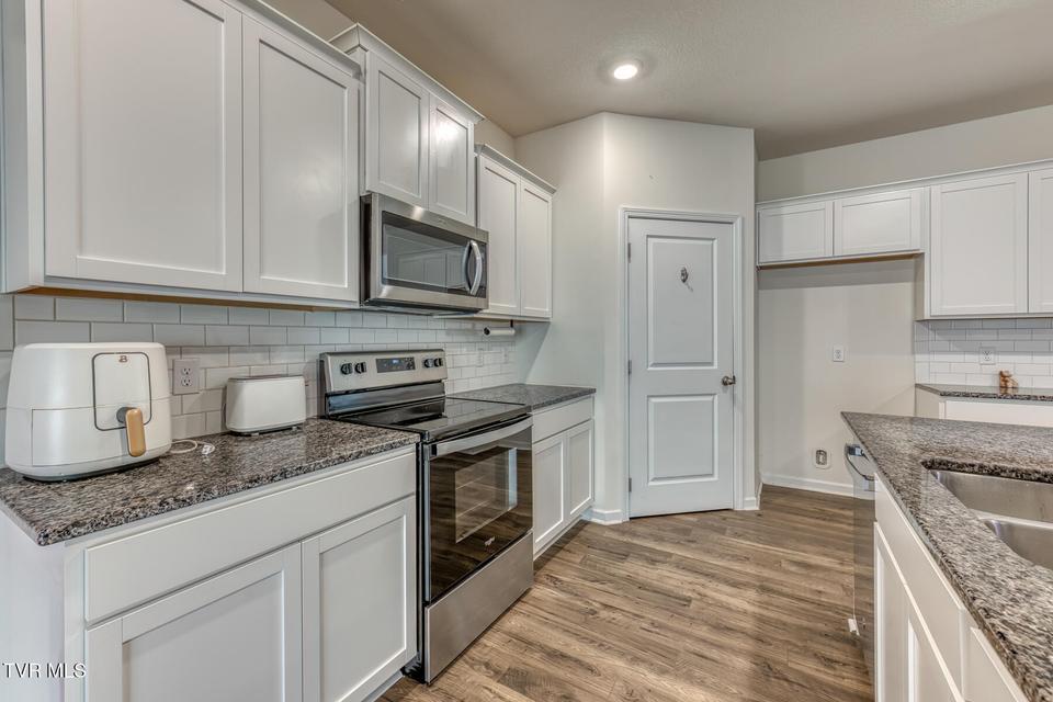 Photo #10: 1660 Pebblestone Court